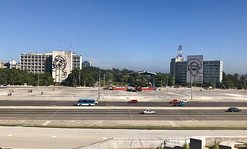 Мексика везет Кубе гуманитарную помощь на двух судах