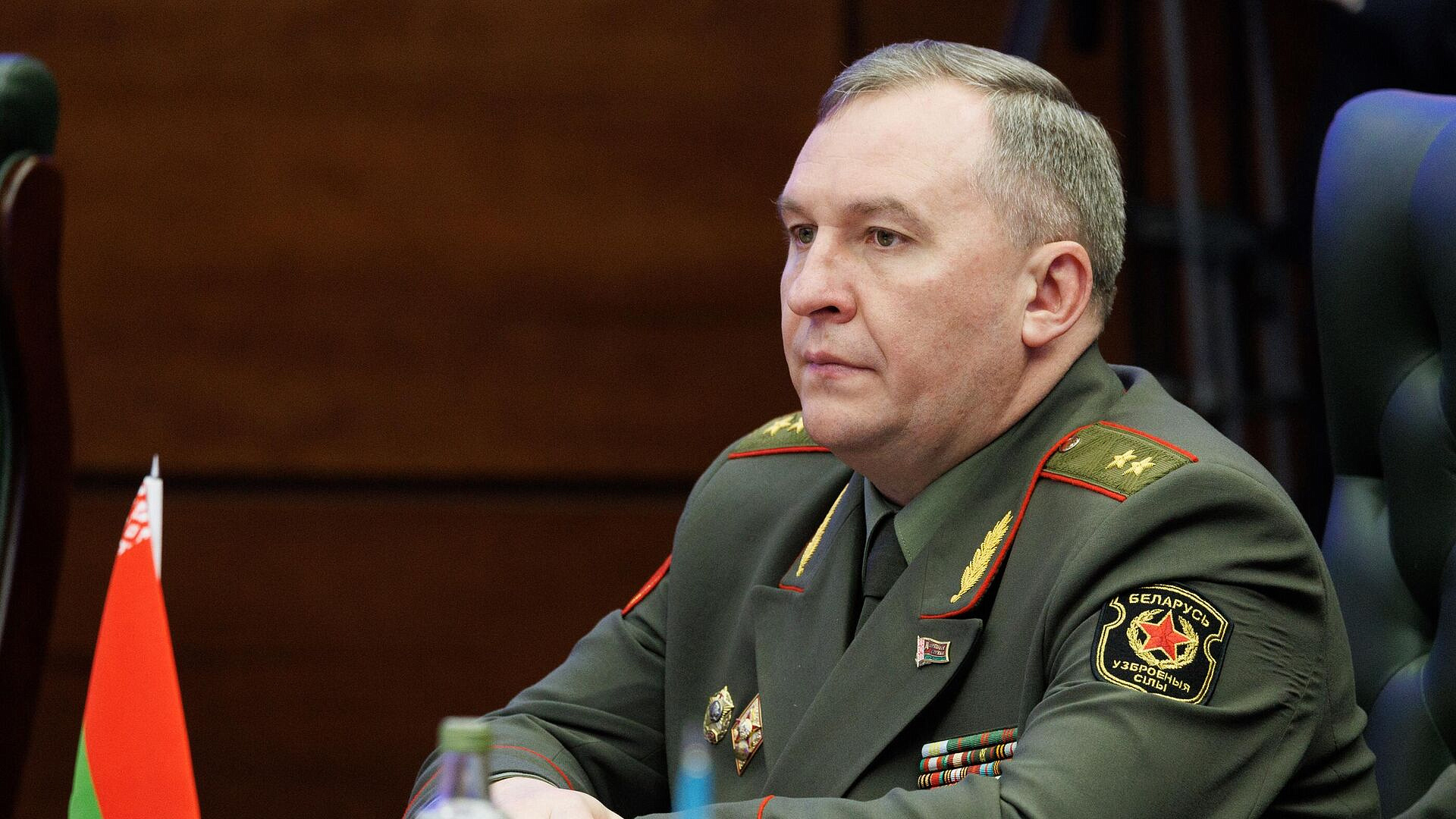 Министр обороны Белоруссии ознакомил генсека ОДКБ с обстановкой в регионе