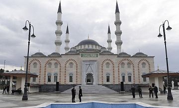 Праздник Ураза-байрам впервые пройдет в Соборной мечети Крыма