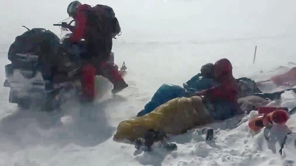 Поисковик объяснила, почему снаряжение могло не помочь туристам на Камчатке