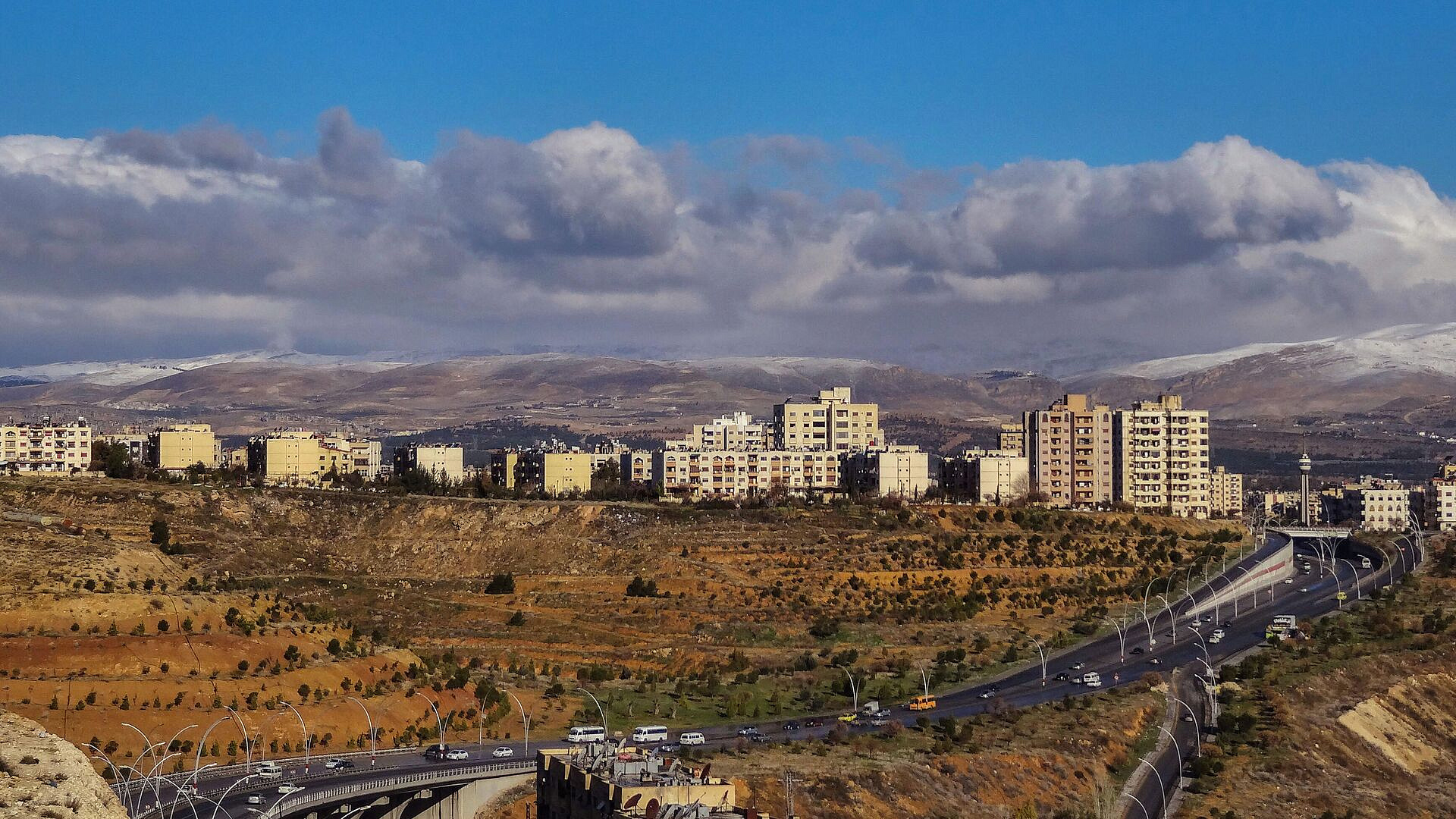 Офицер КСИР погиб при ударе по Дамаску, сообщил источник