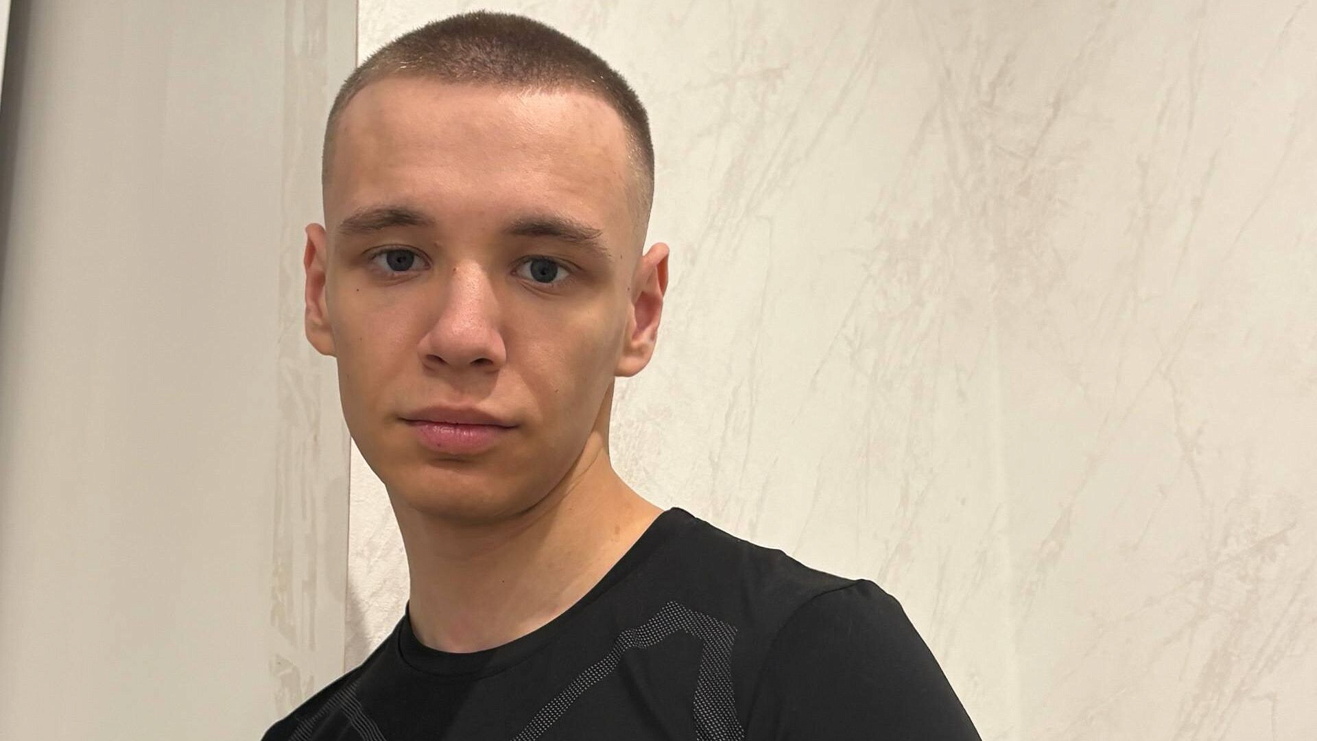 Задержанного уличного музыканта Женьку Радость обвинили в дискредитации ВС