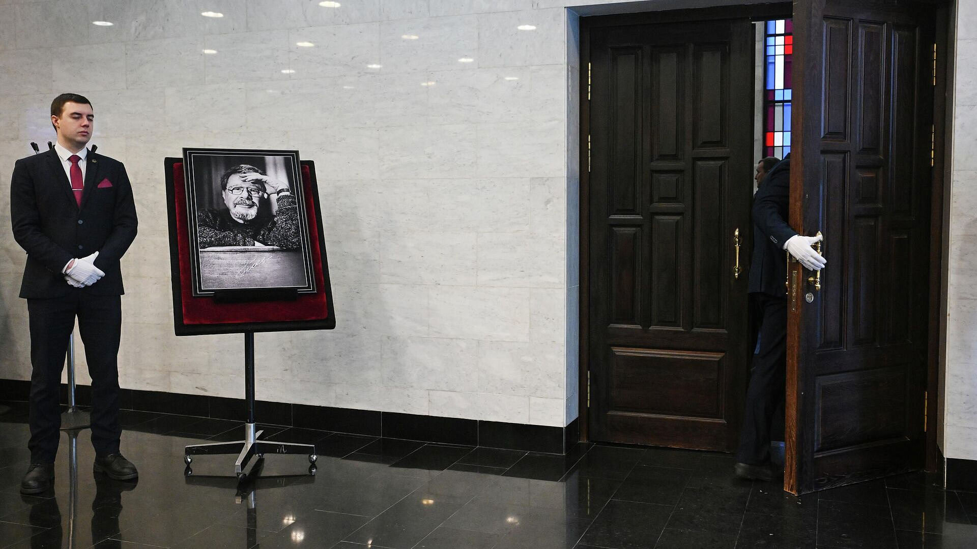 В Москве началась церемония прощания с Генрихом Падвой