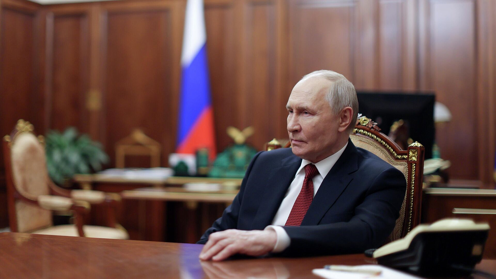 Путин провел оперативное совещание с членами Совбеза 