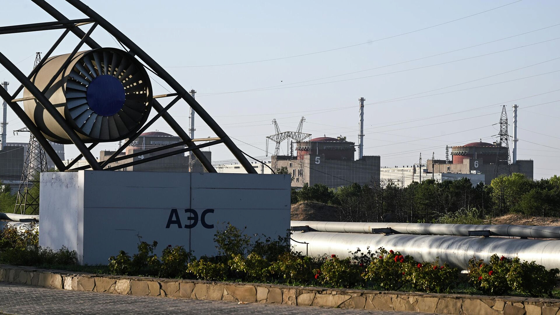 Опасность повторных ударов ВСУ по Энергодару сохраняется, заявил губернатор