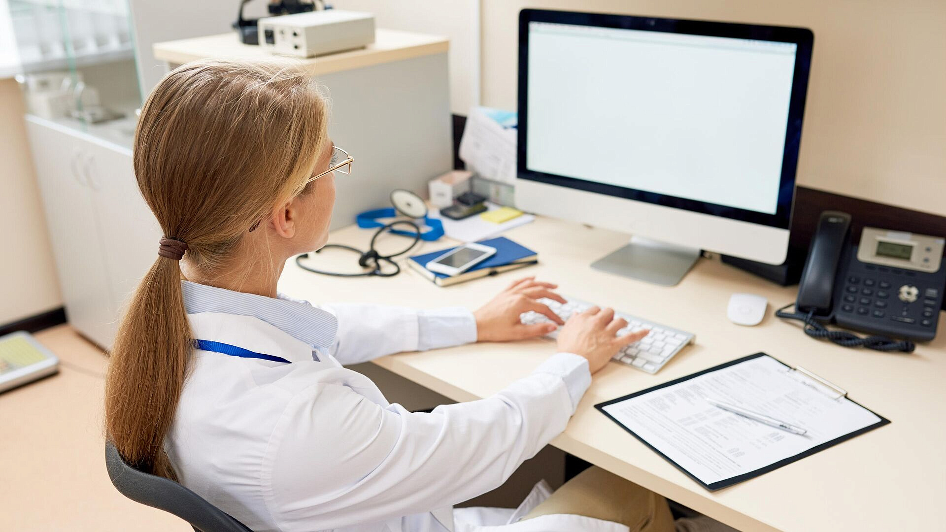 Врач назвала первые симптомы норовируса у взрослых и детей