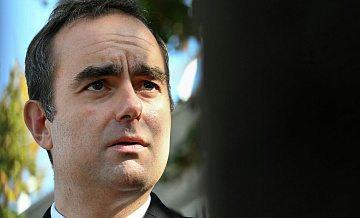 Две партии Франции внесут вотум недоверия правительству Лекорню