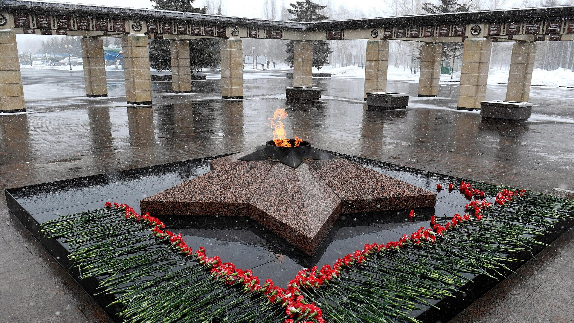 Россия пообещала Абхазии помочь восстановить мемориалы героям ВОВ