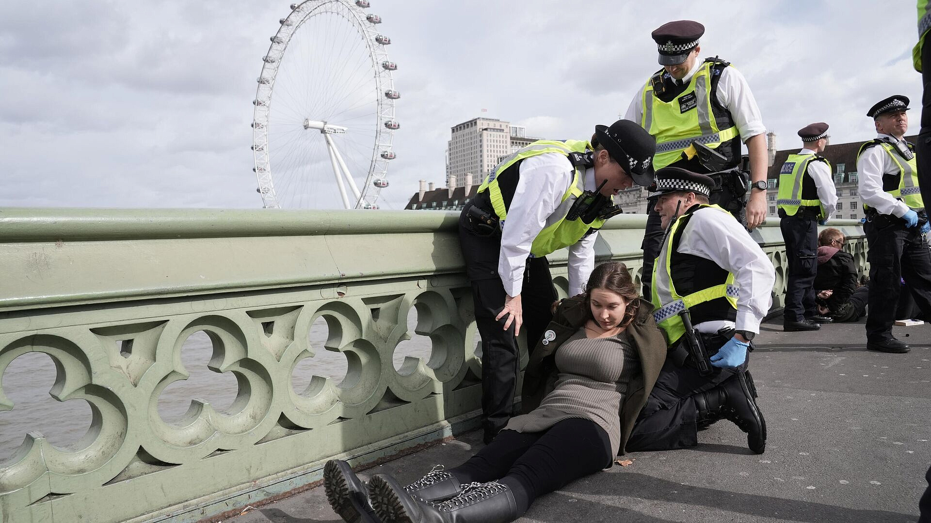 В Британии задержали семь человек за антивоенные выступления, пишут СМИ