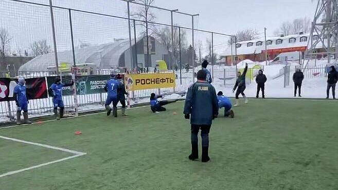 В Туле прошел четвертый ежегодный турнир по валенкоболу