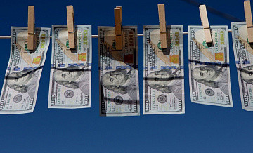 Российские олигарх не могут вывести деньги в офшоры