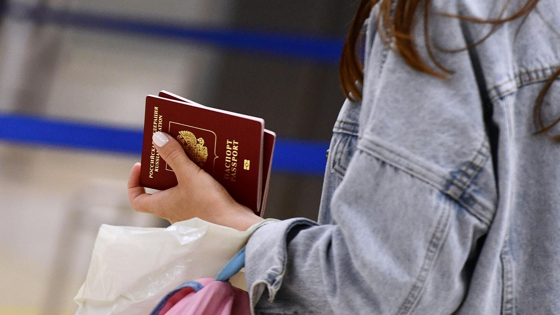 Опрос показал, сколько россиян планируют провести отпуск в путешествии