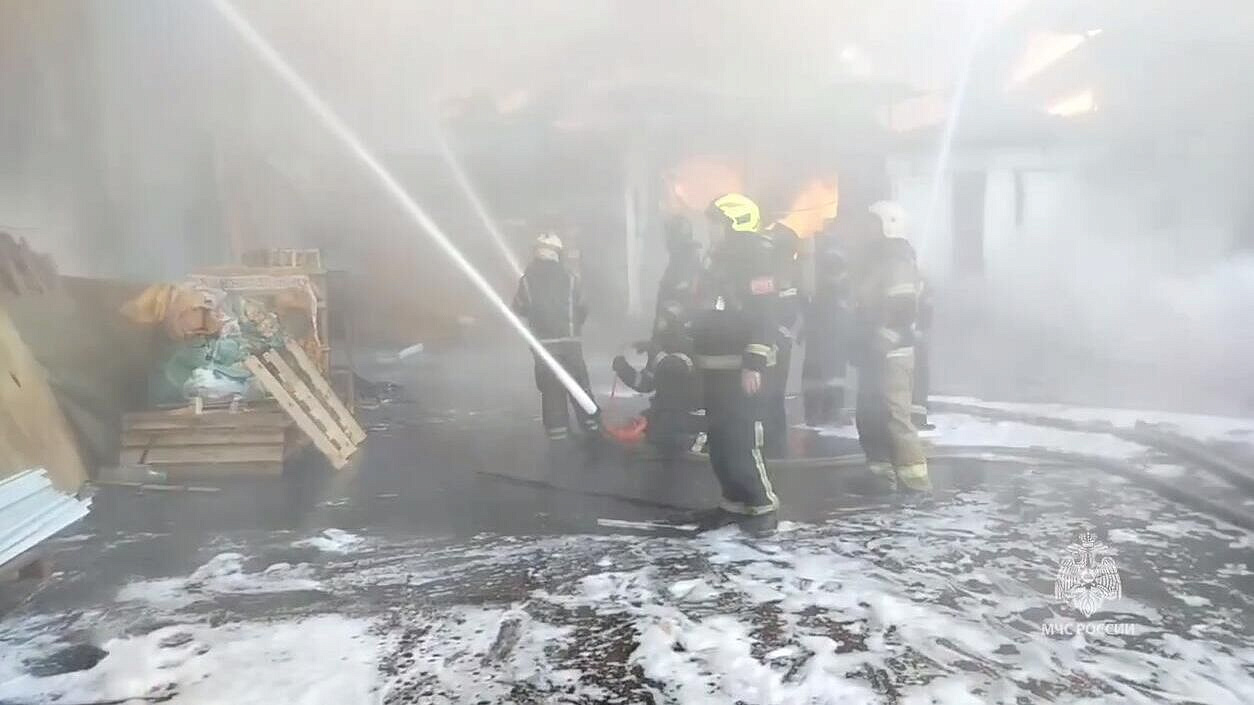 В Климовске потушили пожар на промпредприятии