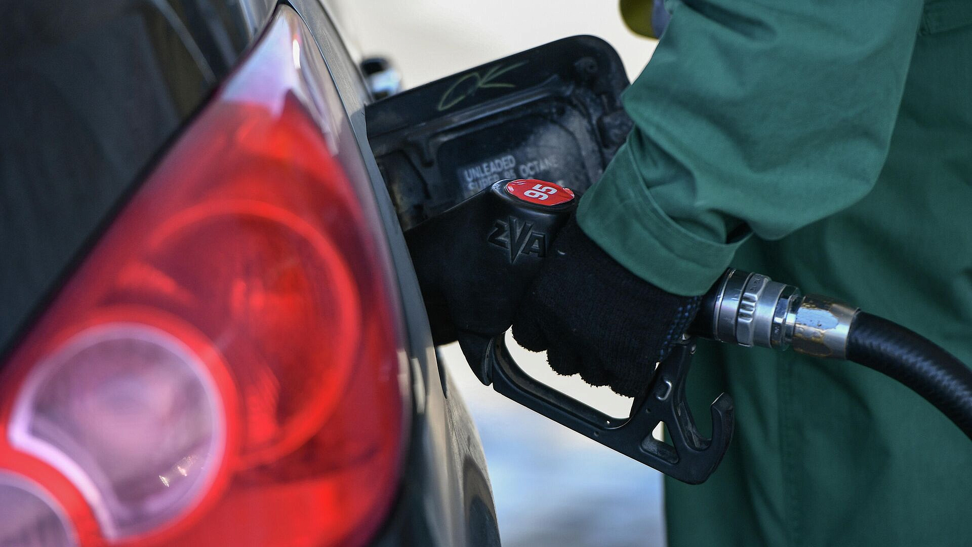 В Крыму увеличат число заправок со свободной продажей бензина