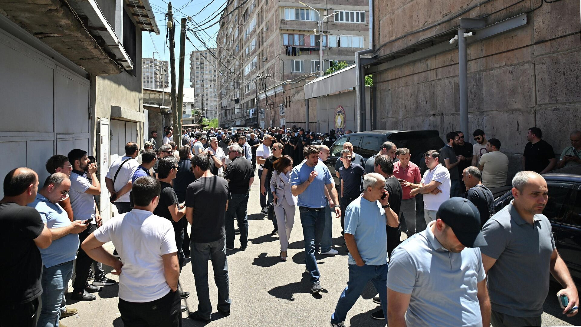 Совет церквей Ближнего Востока осудил втягивание Арменией церкви в политику