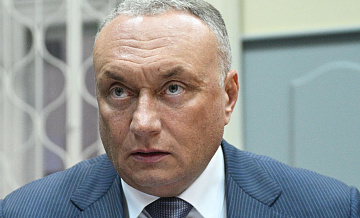 Экс-сенатора осудили на десять лет за организацию подготовки к убийству