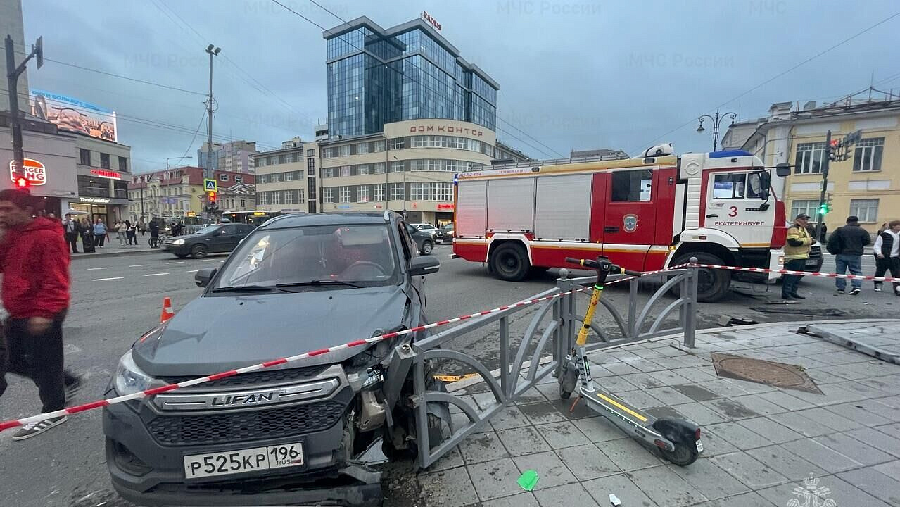 Число пострадавших в ДТП с автобусом  в Екатеринбурге возросло до пяти