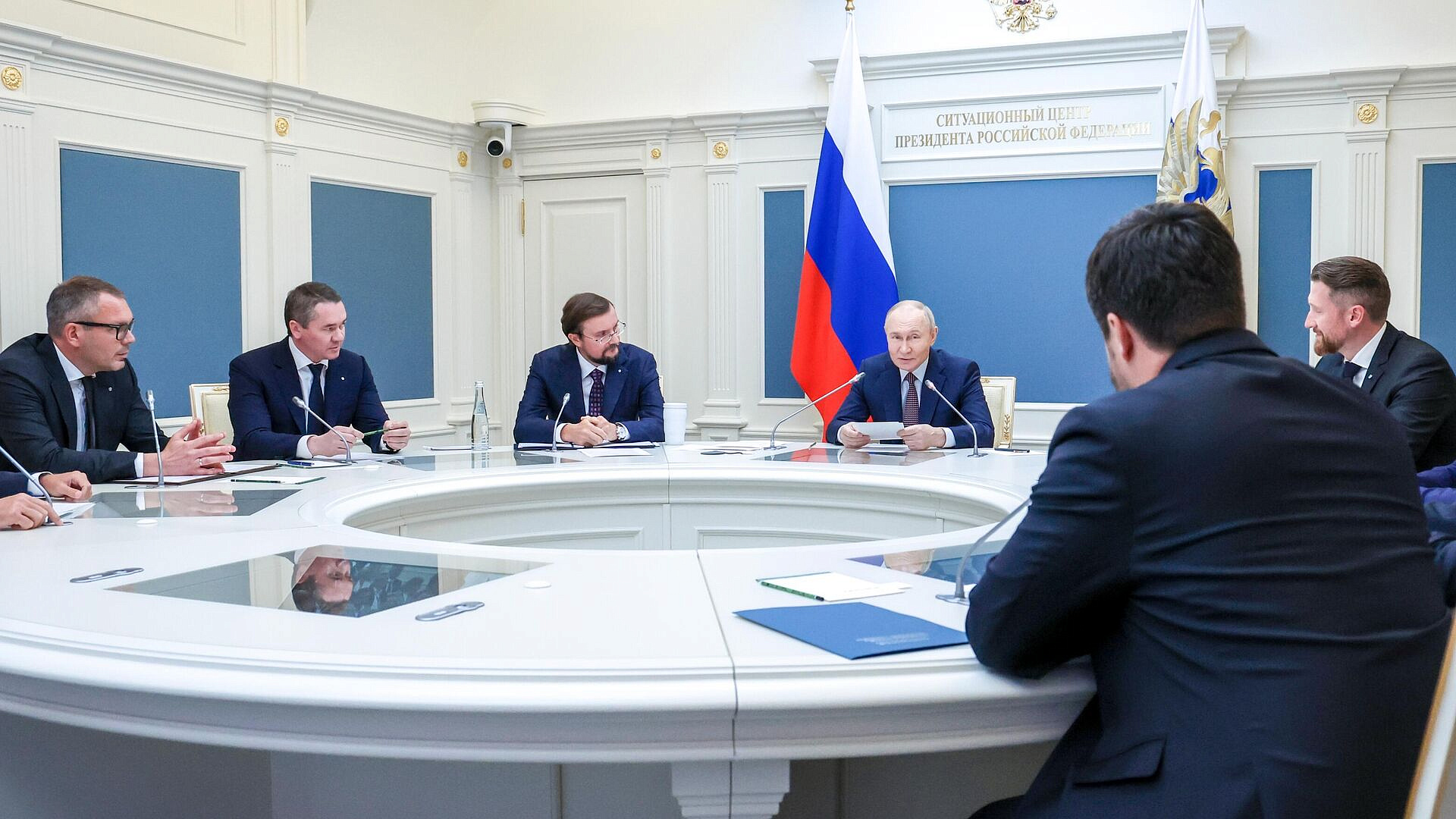 Путин пошутил про Силуанова на встрече с бизнесом 