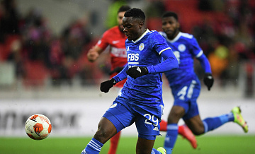 Футболист едва не сломал шею во время празднования гола на Кубке Африки