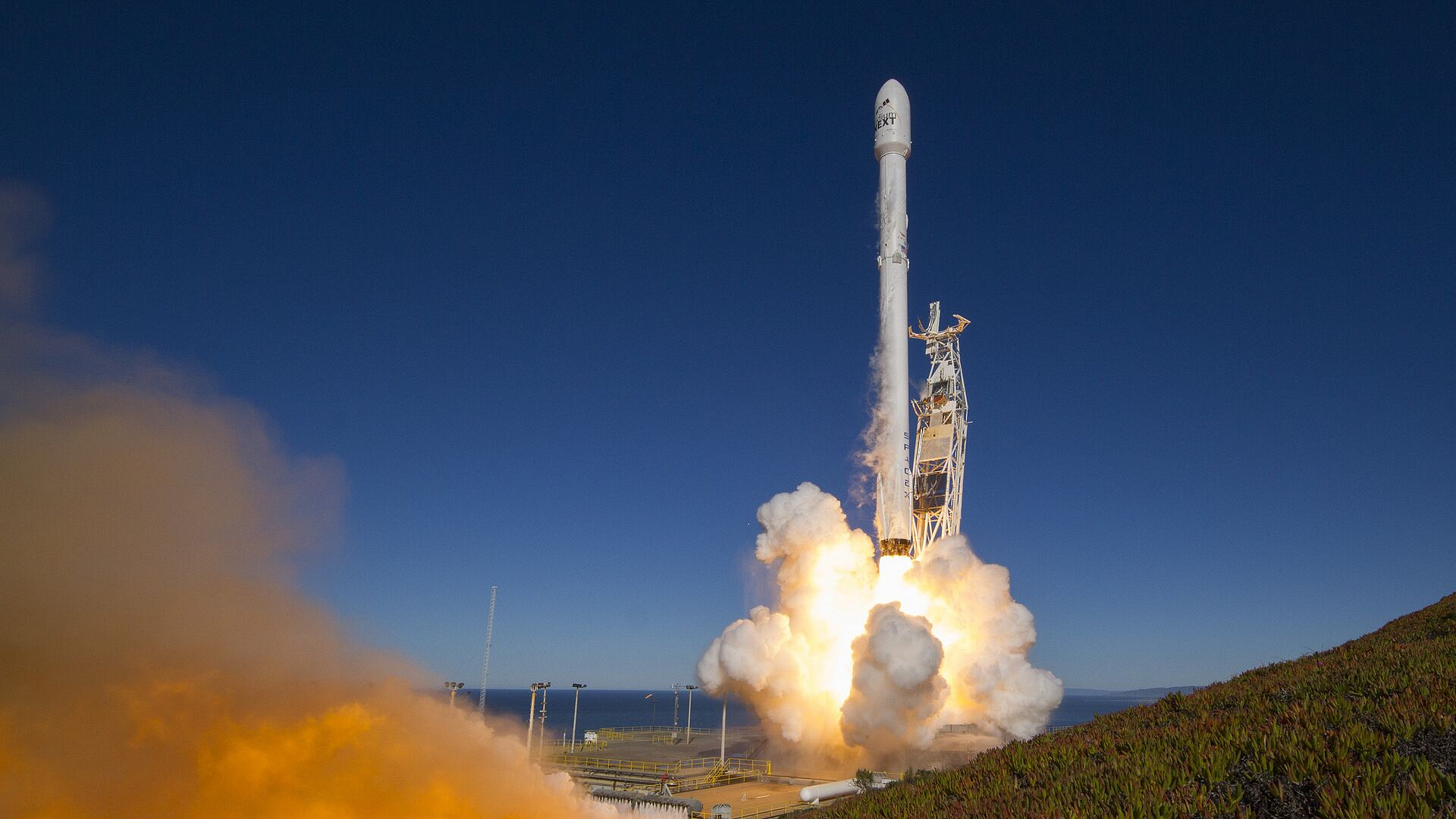 SpaceX ������� 600-� ������ ������ Falcon