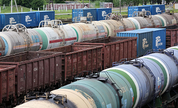 Новак поручил обеспечить бесперебойный вывоз нефтепродуктов и загрузку НПЗ