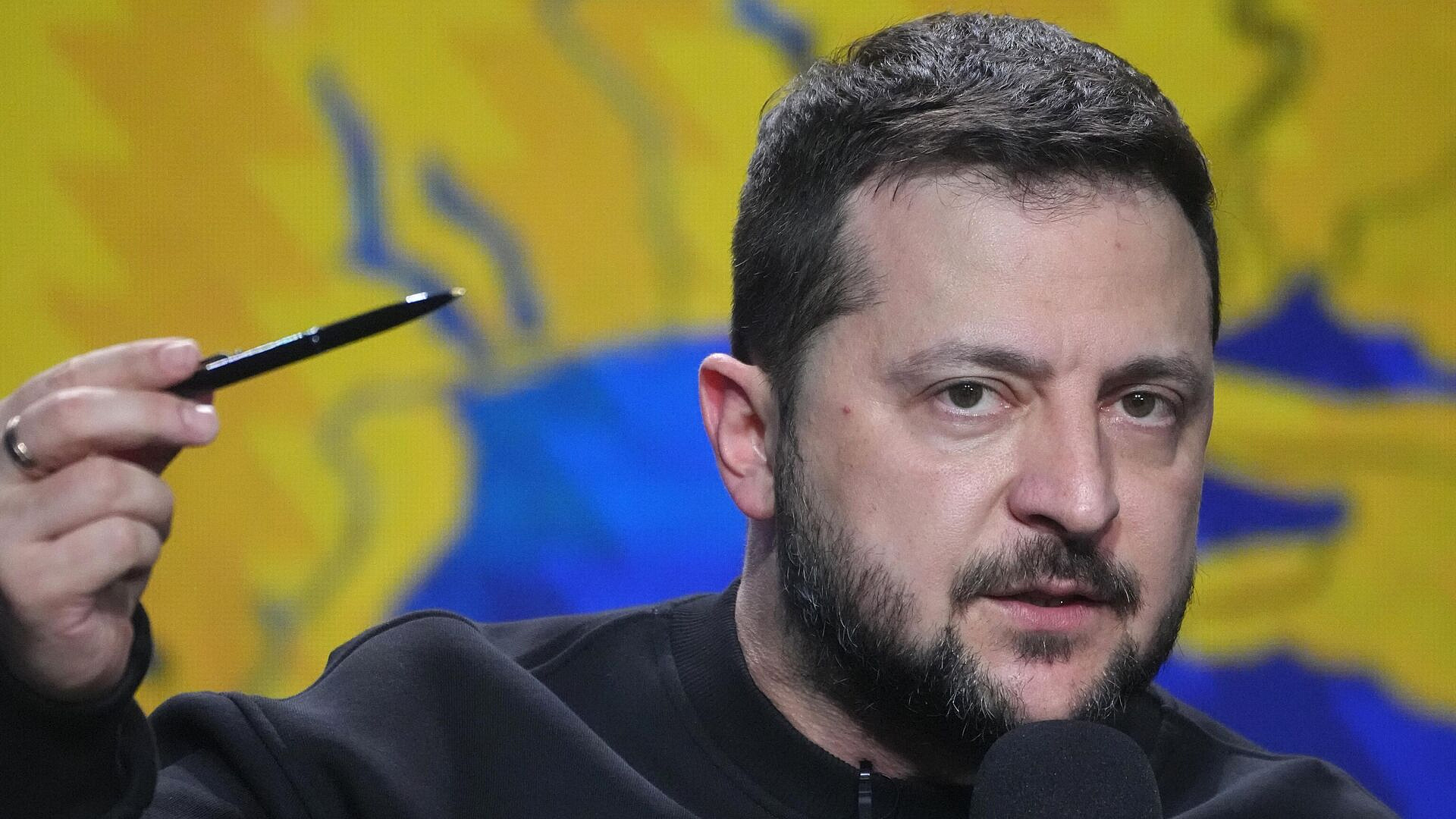 Срочно уехал. На Западе раскрыли, что случилось с Зеленским из-за Авдеевки