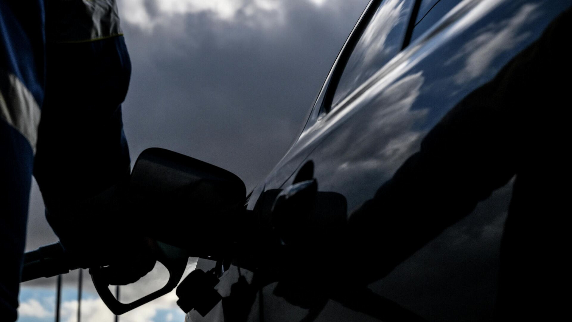 Словения ввела ограничения на суточный отпуск топлива, сообщили СМИ