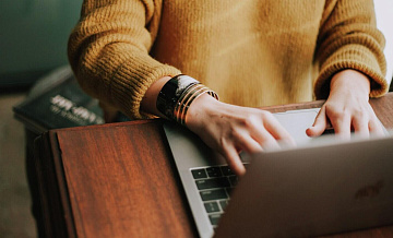 IT-эксперт предупредил о рисках работы с нейросетями