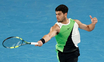 Алькарас выразил удивление агрессивной игрой Медведева