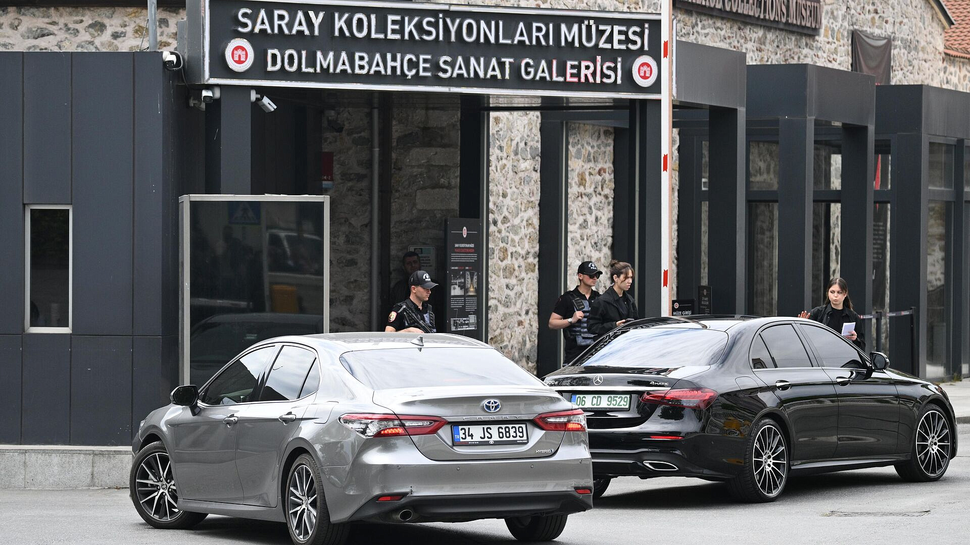 У делегации в Стамбуле есть все каналы связи, заявили в Кремле