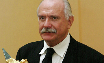 Михалков назвал вычеркивание из фильмов сцен с наркотиками глупостью