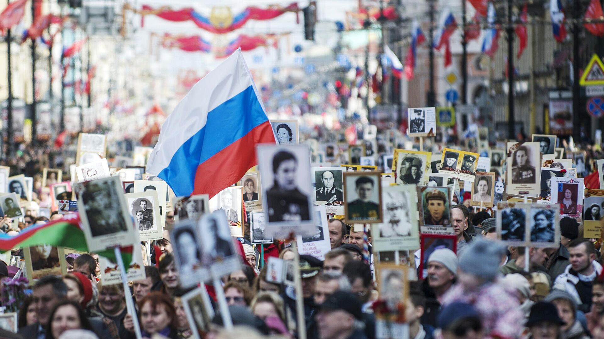 В Ашхабаде прошло шествие "Бессмертного полка"