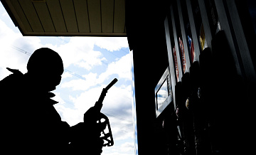 Путин дал поручения по топливу для перевозчиков по коридору "Север — Юг"