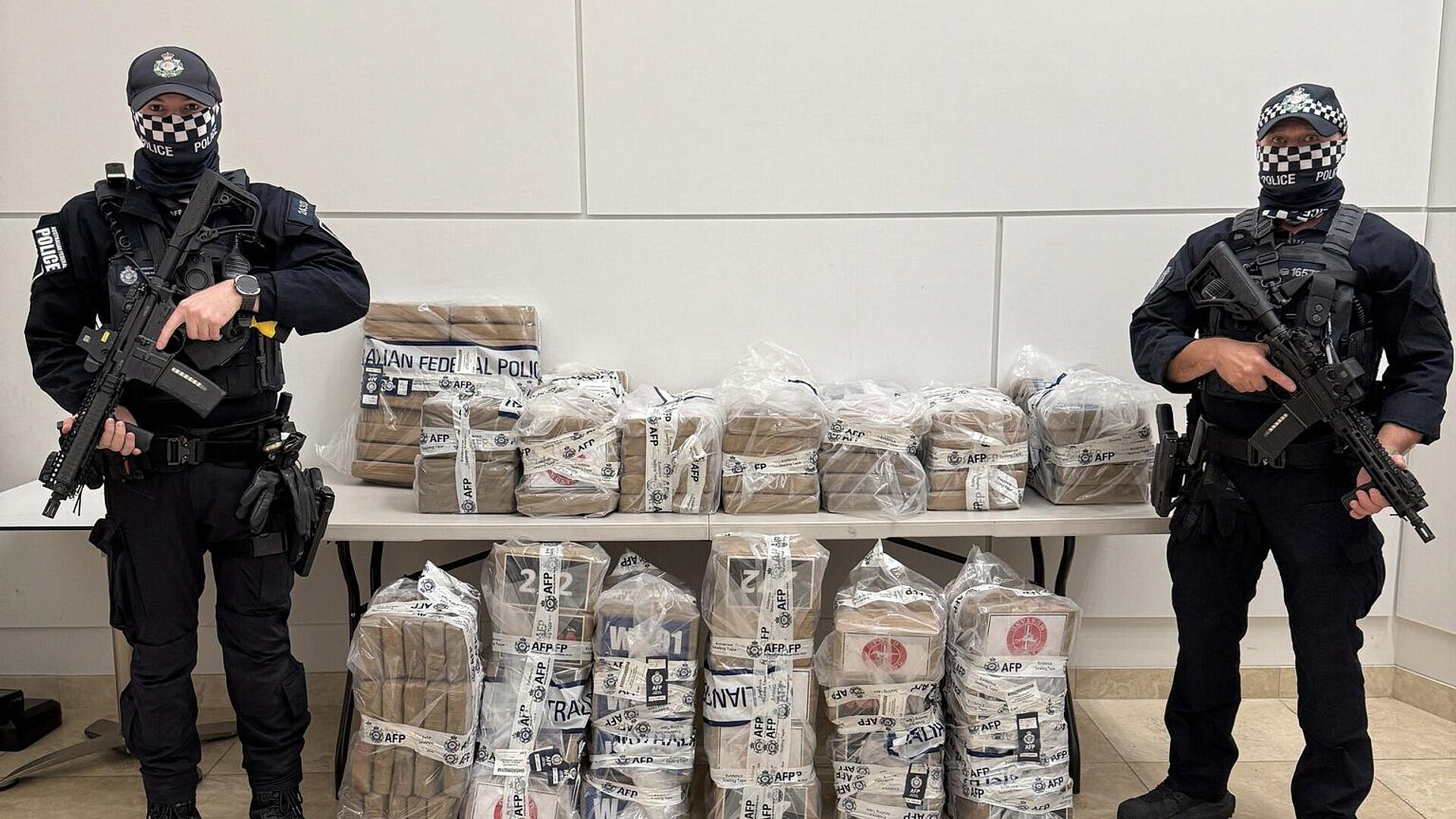 В Австралии изъяли рекордные 2,3 тонны кокаина