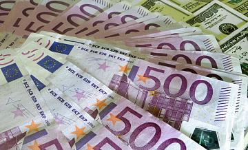 Аналитик рассказал, в какие валюты россиянам стоит вложиться в 2026 году