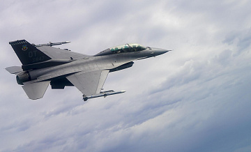 США задействуют против Ирана четыре типа истребителей