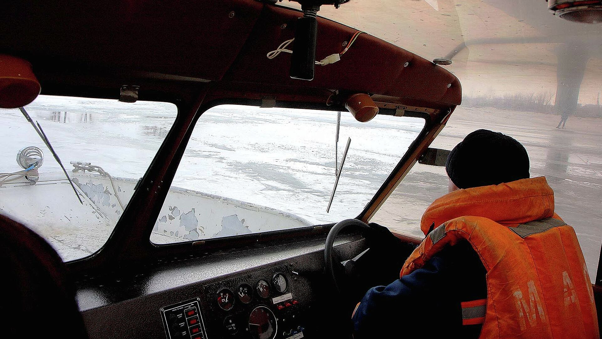 Волонтеры ищут аэролодки для поисков подростков, пропавших на Волге