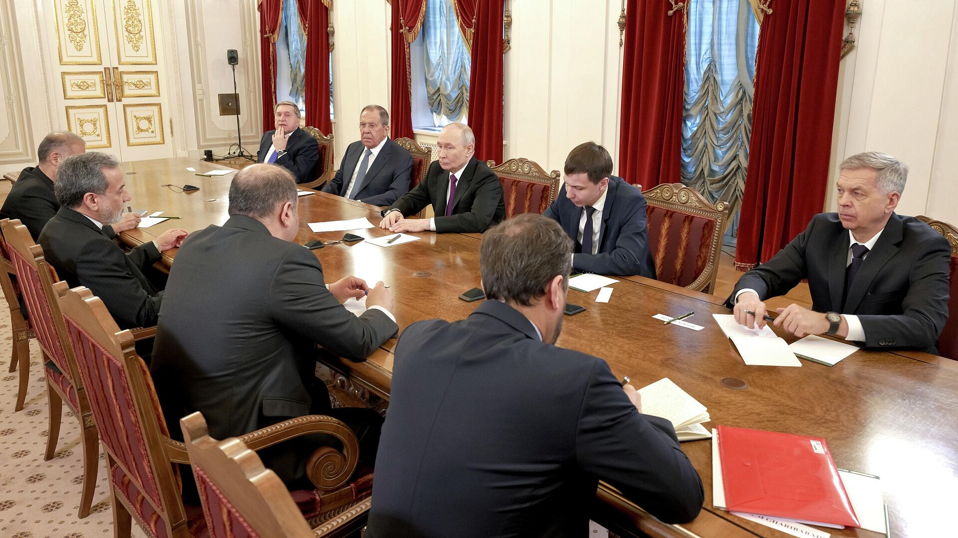 Глава МИД Ирана поблагодарил Россию за солидарность