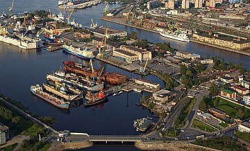 Доля экспорта в ЕС и США через порты Петербурга снизилась до 13%