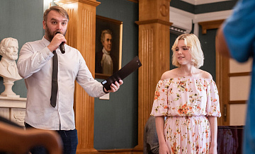 В России проходят новогодние семейные чтения вслух