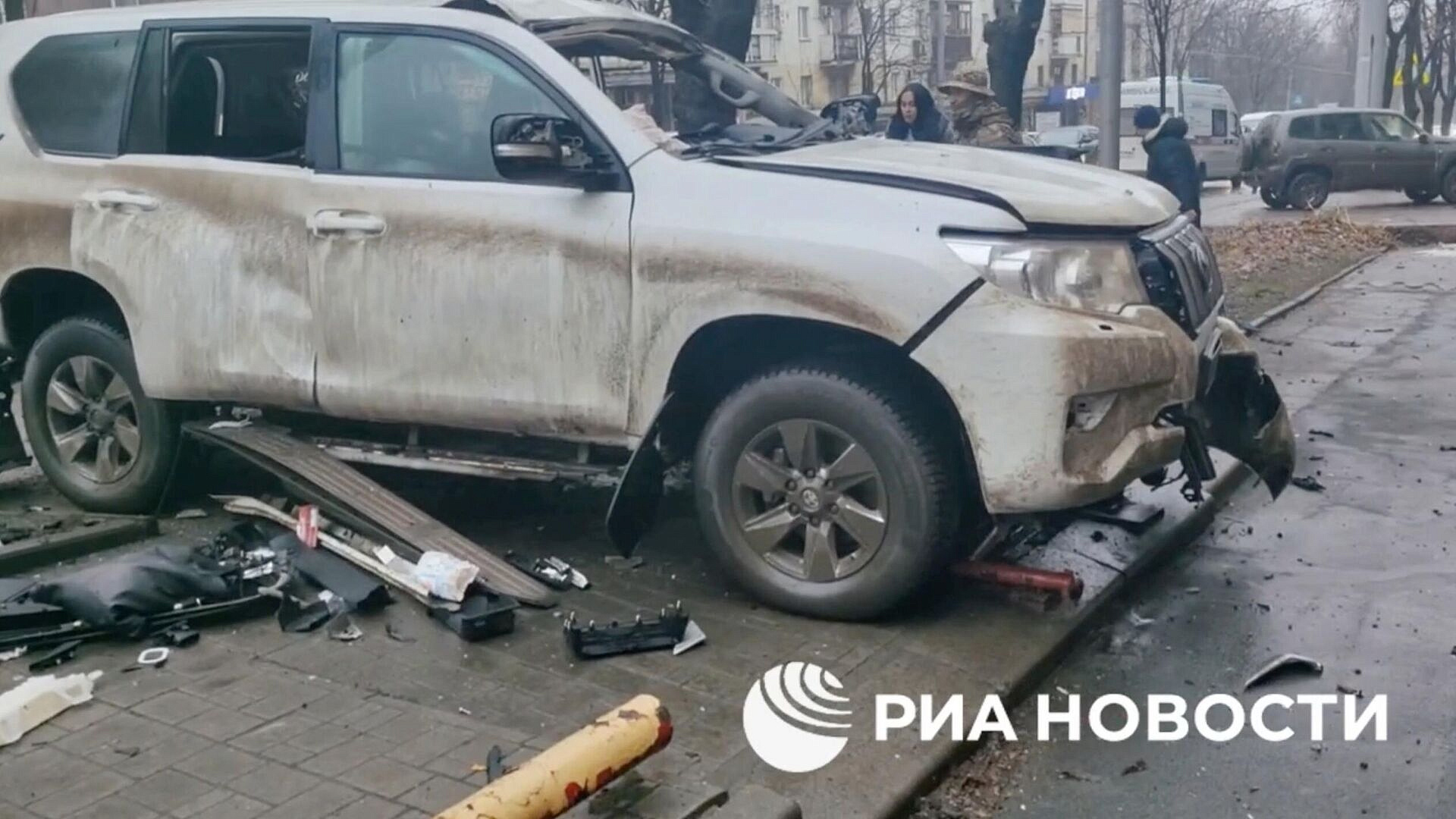 После взрыва машины в центре Донецка возбудили уголовное дело