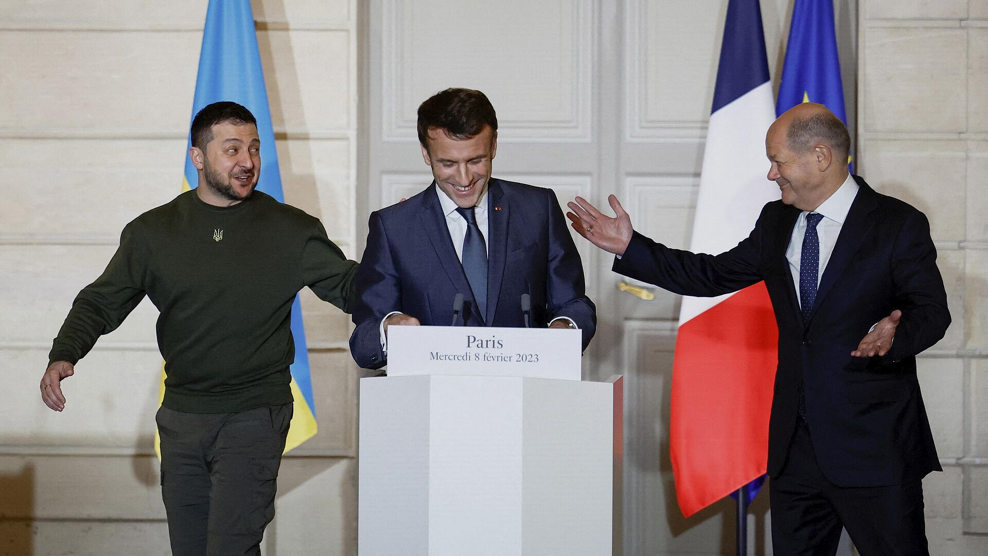 СМИ: Шольц поставил Макрона на место после слов об Украине