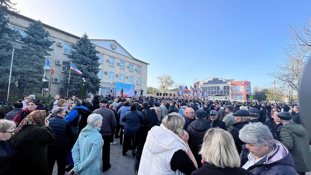 В Гагаузии проходит митинг в поддержку Гуцул