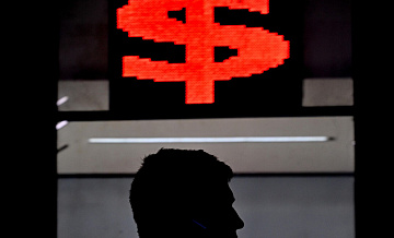 Эксперты рассказали, кому в России выгоден рост курса доллара