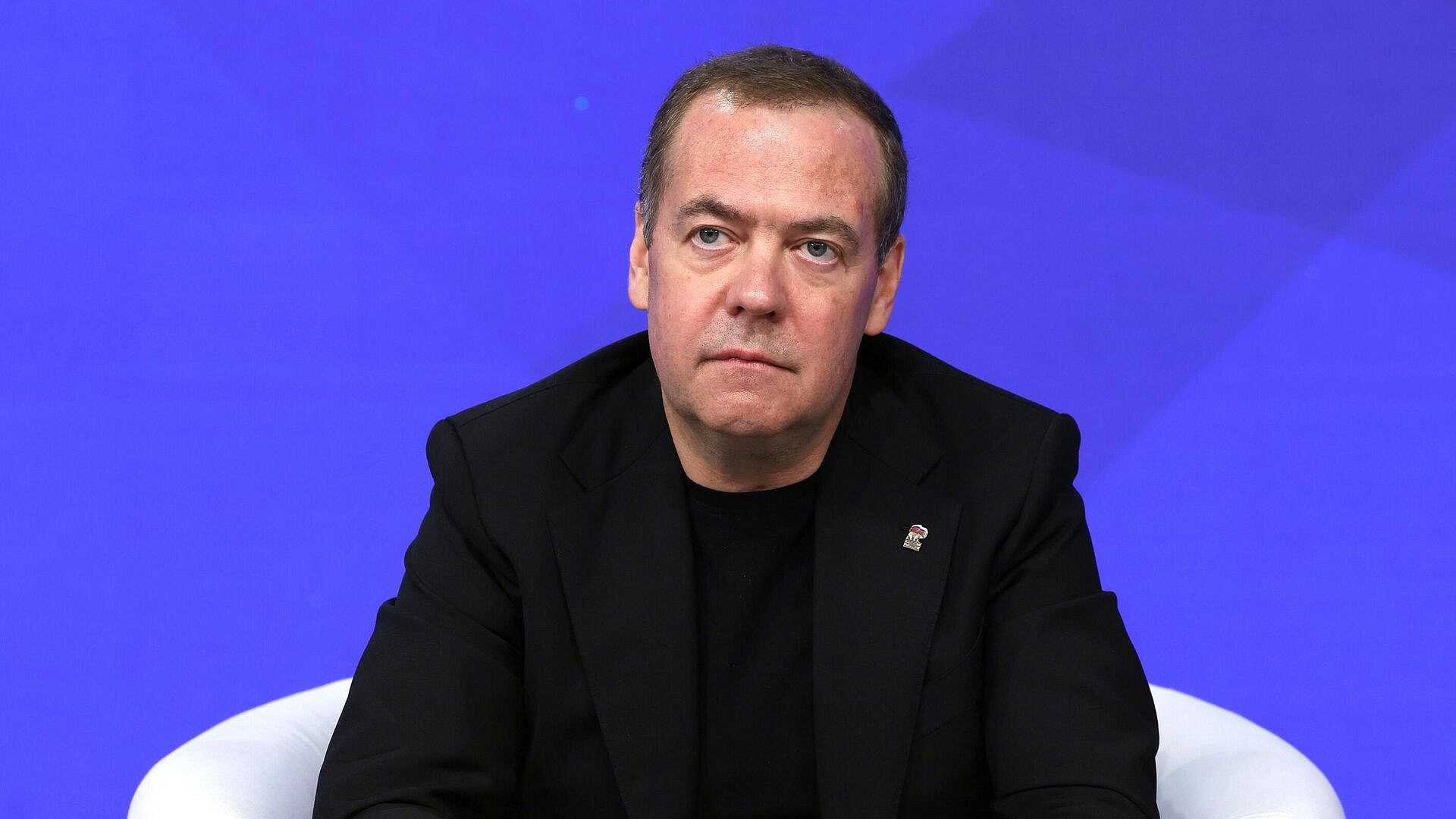 Медведев призвал не допустить возрождения нацистских режимов
