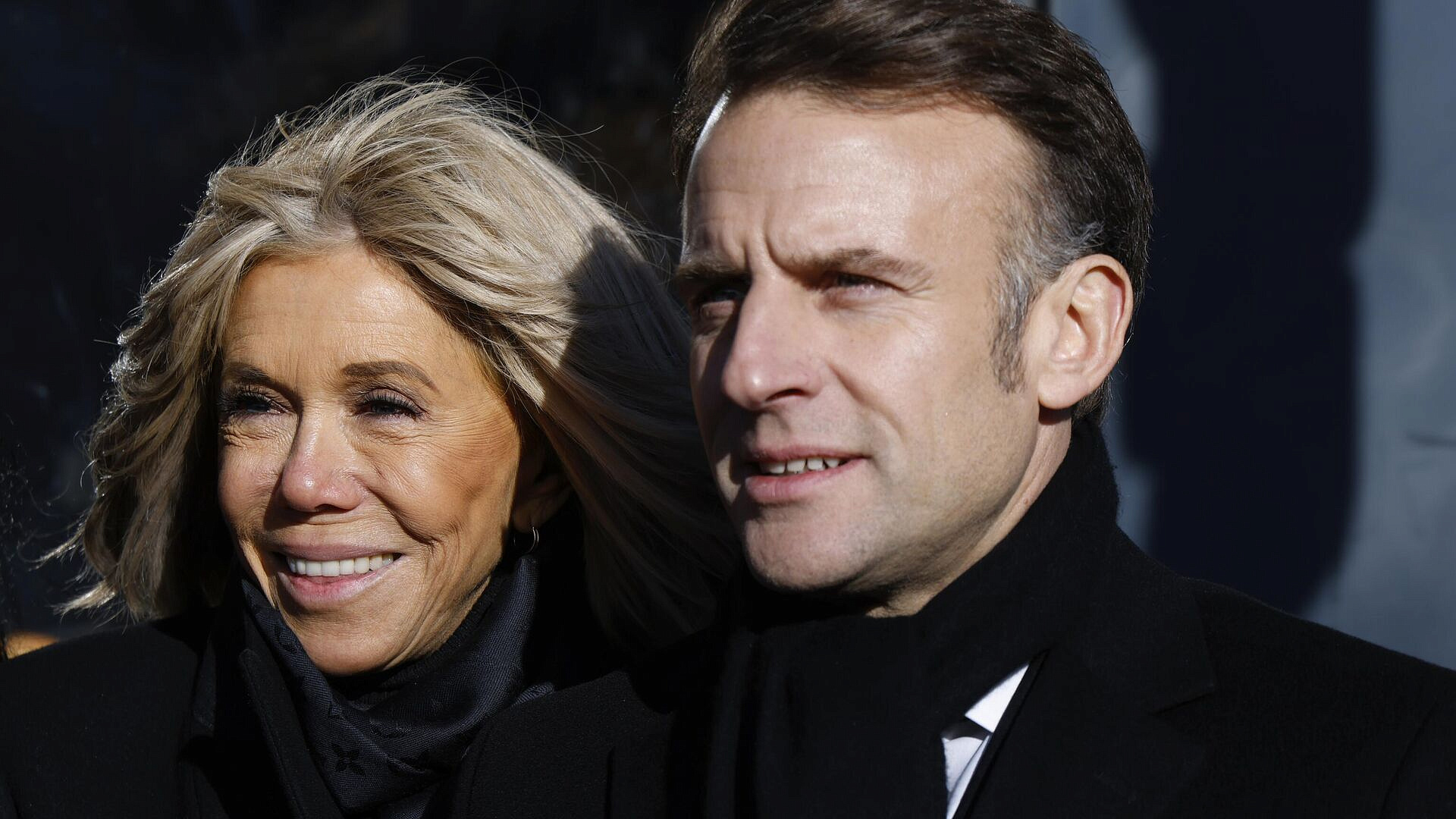 "Ударит сумочкой?" На Западе высмеяли Макрона после слов Трампа о его жене