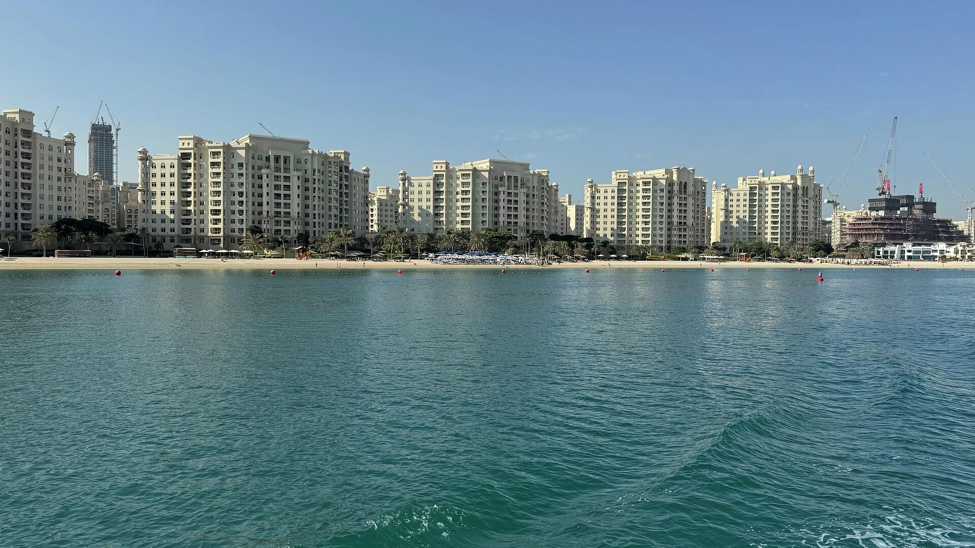 Россиян в Дубае предостерегли от публикации видео с атаками