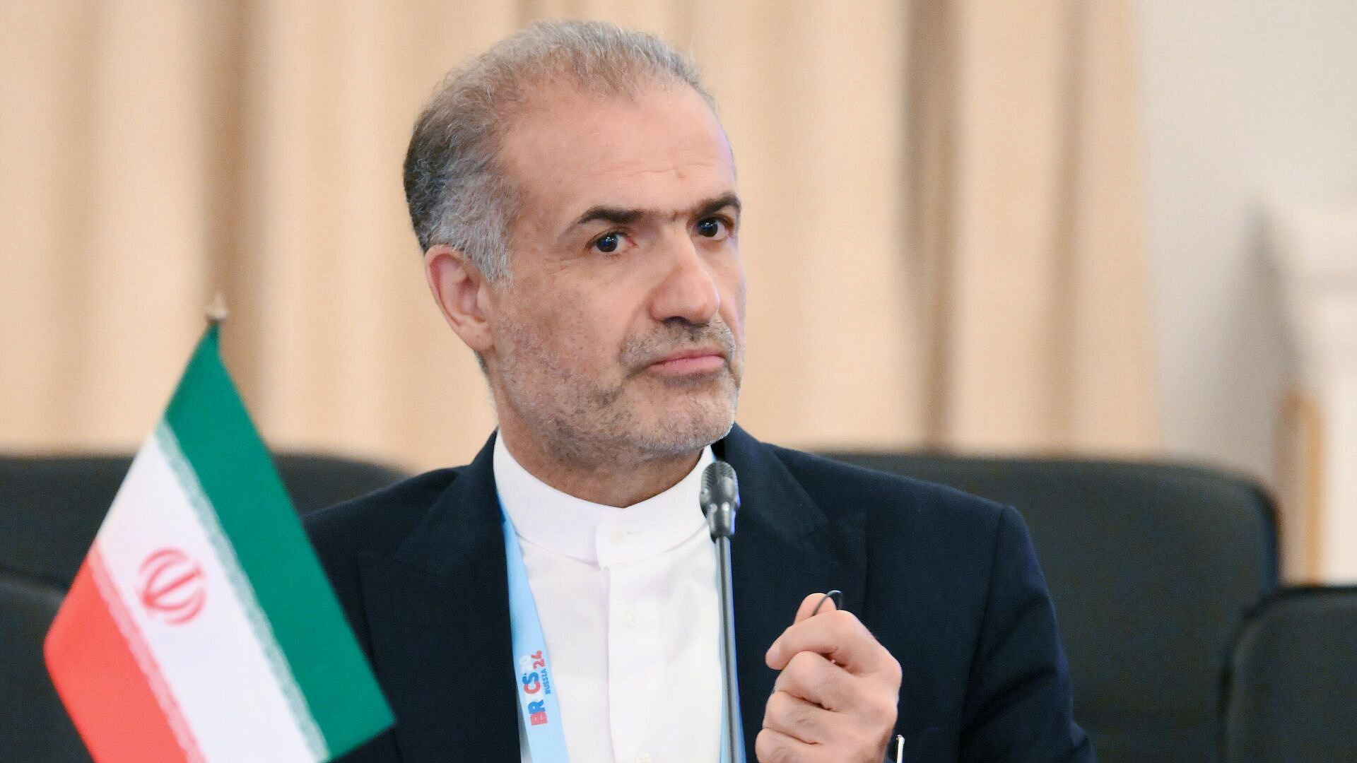 Иран продолжит политику добрососедства, заявил посол