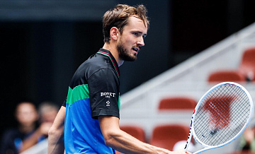 Медведев вышел в финал теннисного турнира в Брисбене